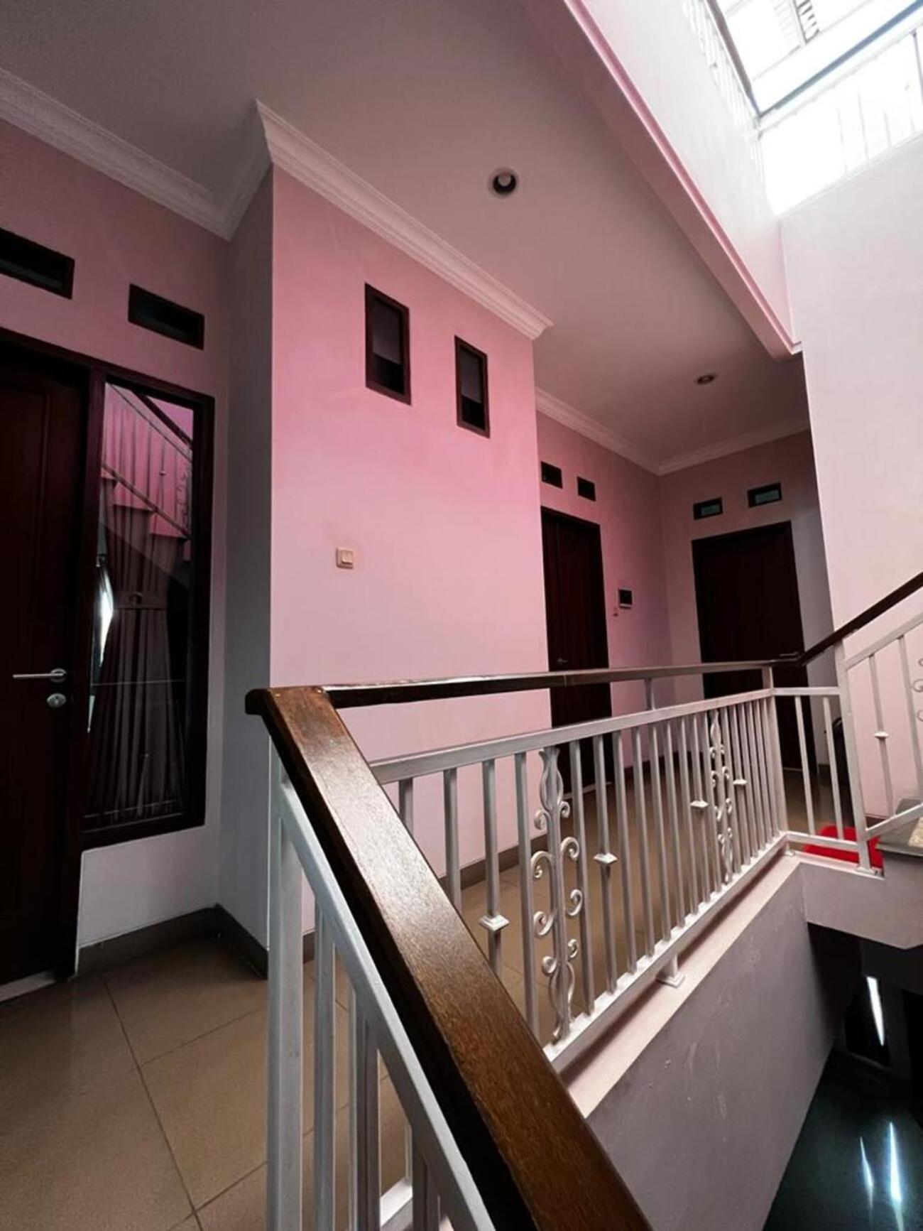 Hens Guesthouse Syariah Gadobangkong Exterior foto
