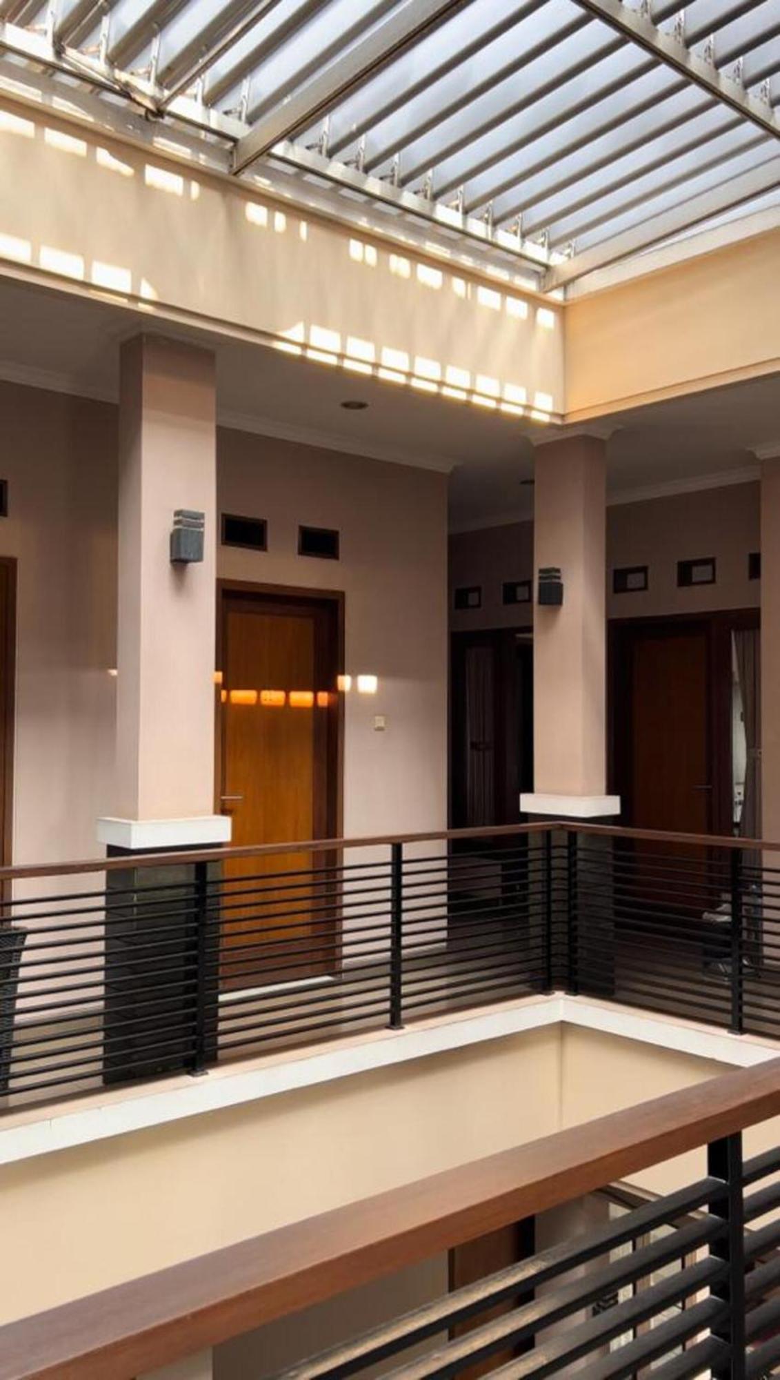 Hens Guesthouse Syariah Gadobangkong Exterior foto